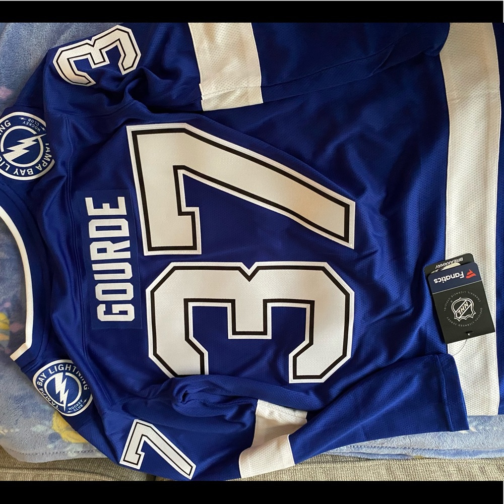 brand new Yanni Gourde Women’s Size small jersey